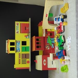 Vintage Fisher Price Play Family Village, Main Street - 1973, #997